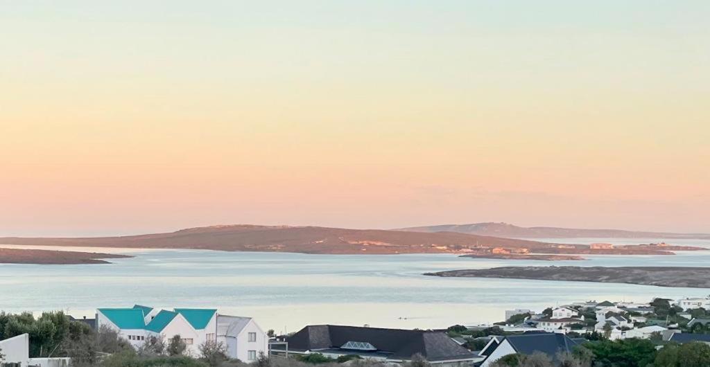 Views At 69 B&B Langebaan Esterno foto